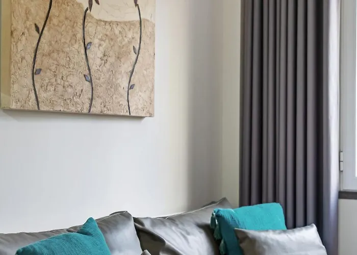 Imperatriz I - By Wehost * Funchal